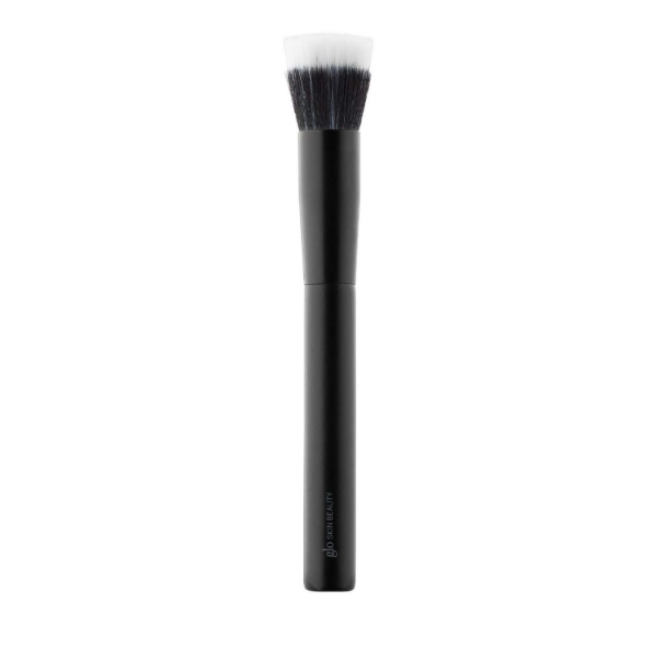 <p><span style="color: rgb(0, 0, 0); font-size: 16px">With innovative dual fibers, this versatile pro-favorite brush is the go-to for any complexion effects from an airbrushed glow on cheeks to foundation application.</span></p>