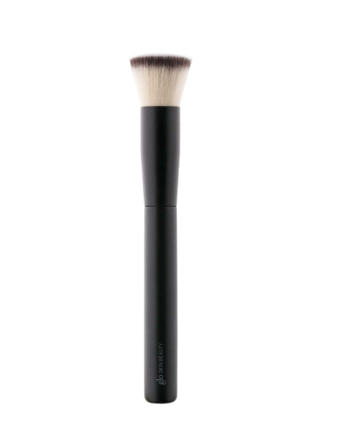 <p><span style="color: rgb(0, 0, 0); font-size: 16px">Buff, blend, and stipple any foundation formulation with this best-selling Flat-top Kabuki brush.</span></p>