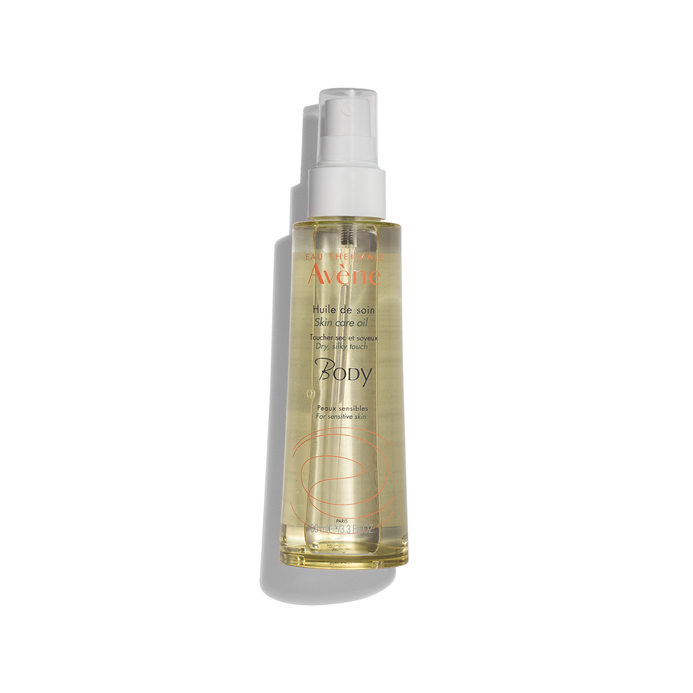 <p>This versatile dry oil deeply nourishes the skin and boosts its natural glow, all while delivering antioxidant support. The lightweight, fast-absorbing formula leaves skin feeling silky-smooth—never greasy or sticky—and locks in moisture for lasting hydration.</p>