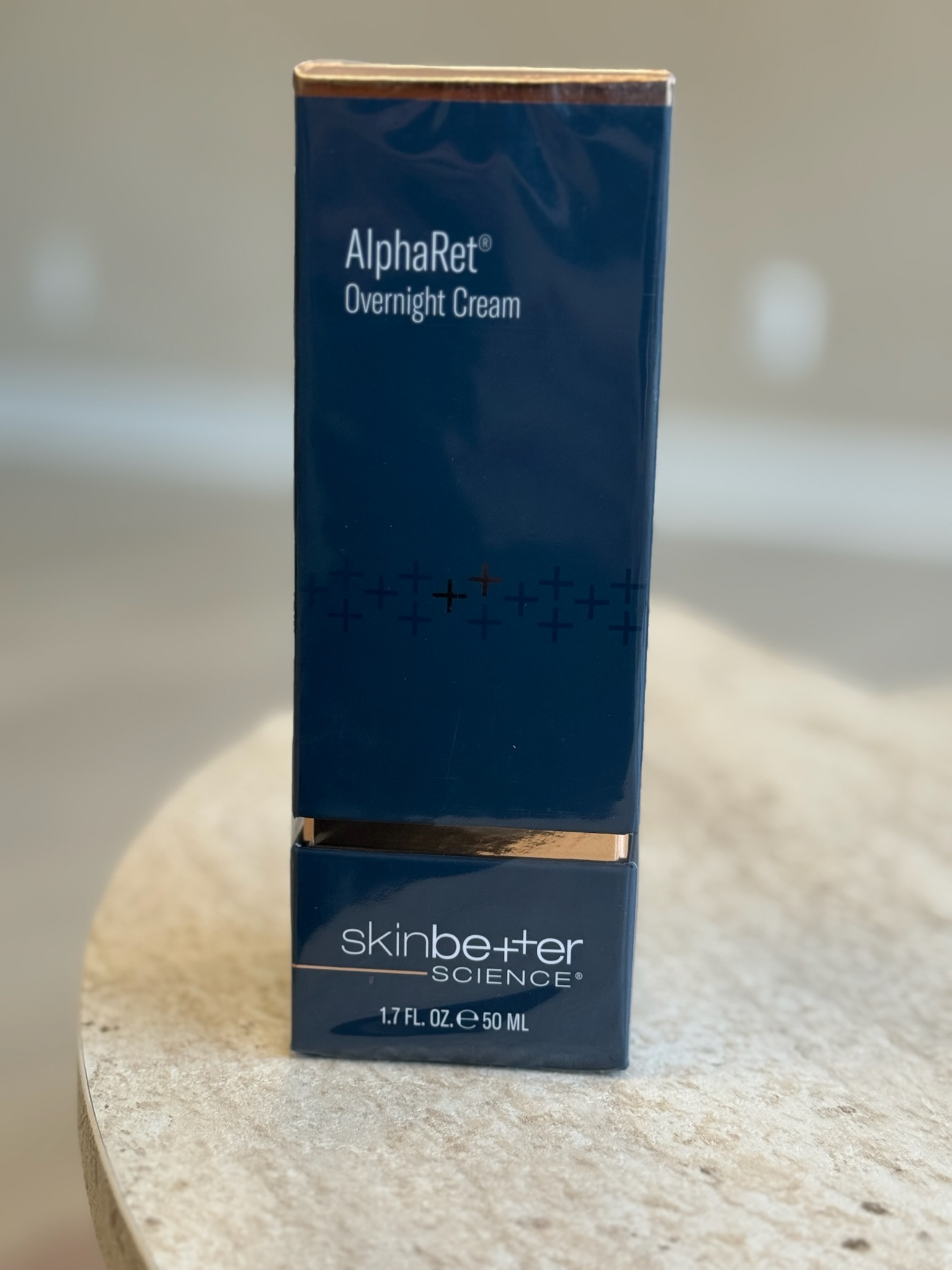 <p><span style="color: rgb(10, 10, 10); font-size: 14px">AlphaRet is the latest innovation in retinoid renewal delivering remarkable results, with little-to-no irritation often experienced with retinols and other retinoid products.</span><br></p><ul><li><p>Significantly reduces the appearance of wrinkles in as little as four weeks, with little-to-no irritation.</p></li><li><p>Provides moisture to help counteract dryness associated with traditional retinoid-based products.</p></li><li><p>Combines two gold standard skin rejuvenation ingredients - a retinoid and an AHA (lactic acid) - joined together to create the revolutionary AlphaRet Technology that minimizes irritation, enhancing satisfaction and experience.</p></li><li><p>A blend of antioxidants helps neutralize free radicals.</p></li></ul>