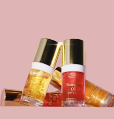 <p><span style="color: rgb(102, 102, 102)"><strong>City Lips® Plumping Oil is a lightly tinted lip formula that delivers deep hydration for a visibly plumper, younger look. Rejuvenating ingredients help smooth the look of wrinkles and add visible volume. Helps reduce the appearance of dry, thin lips for a rejuvenated look.*&nbsp; Sangria, a subtle pinkish-red hue – Pink champagne, a subtle pinkish-gold hue</strong></span></p>